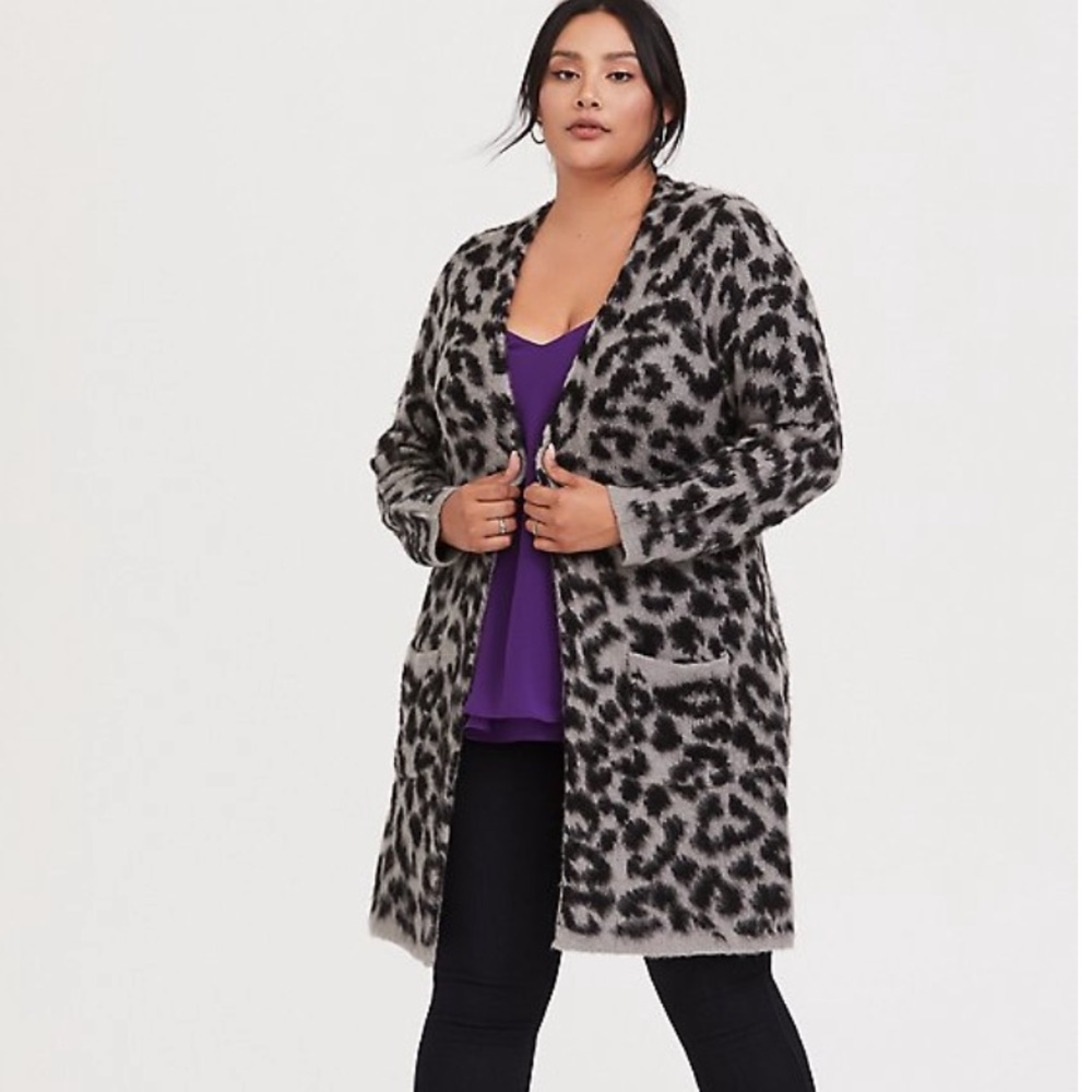 Torrid grey leopard cardigan size 1 (14-16)